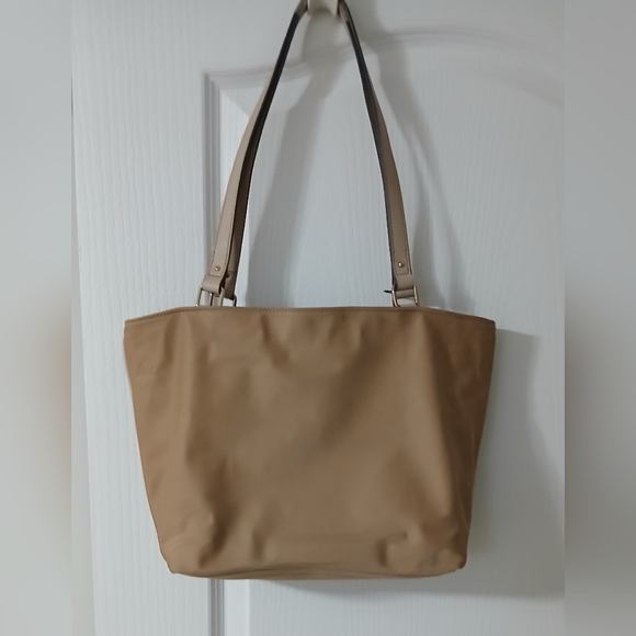 Karl Lagerfeld Purse,16 x 10.5 x 5in. Lots of Life Yet, Canvas, Good Condition - Picture 4 of 9